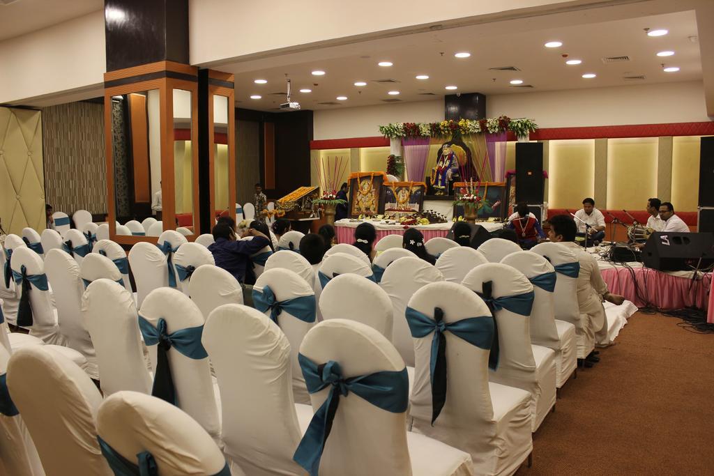 Xenious World Square Hotel Ghaziabad Luaran gambar