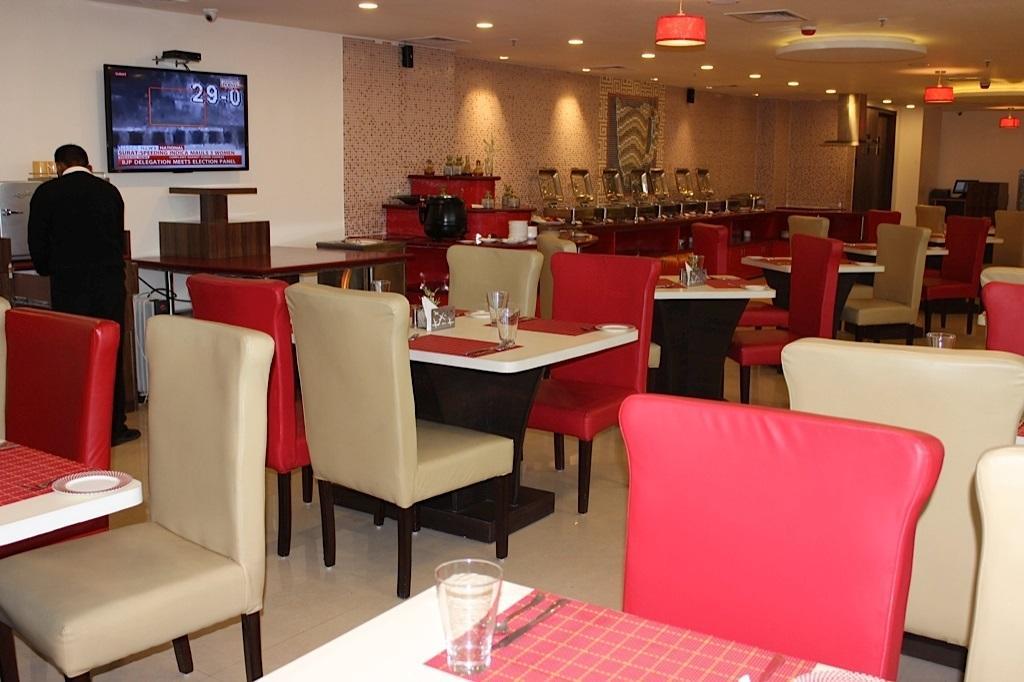 Xenious World Square Hotel Ghaziabad Luaran gambar