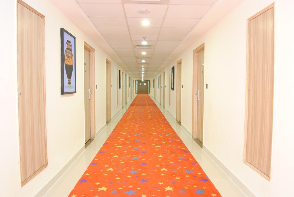 Xenious World Square Hotel Ghaziabad Luaran gambar