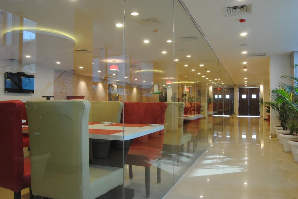Xenious World Square Hotel Ghaziabad Luaran gambar