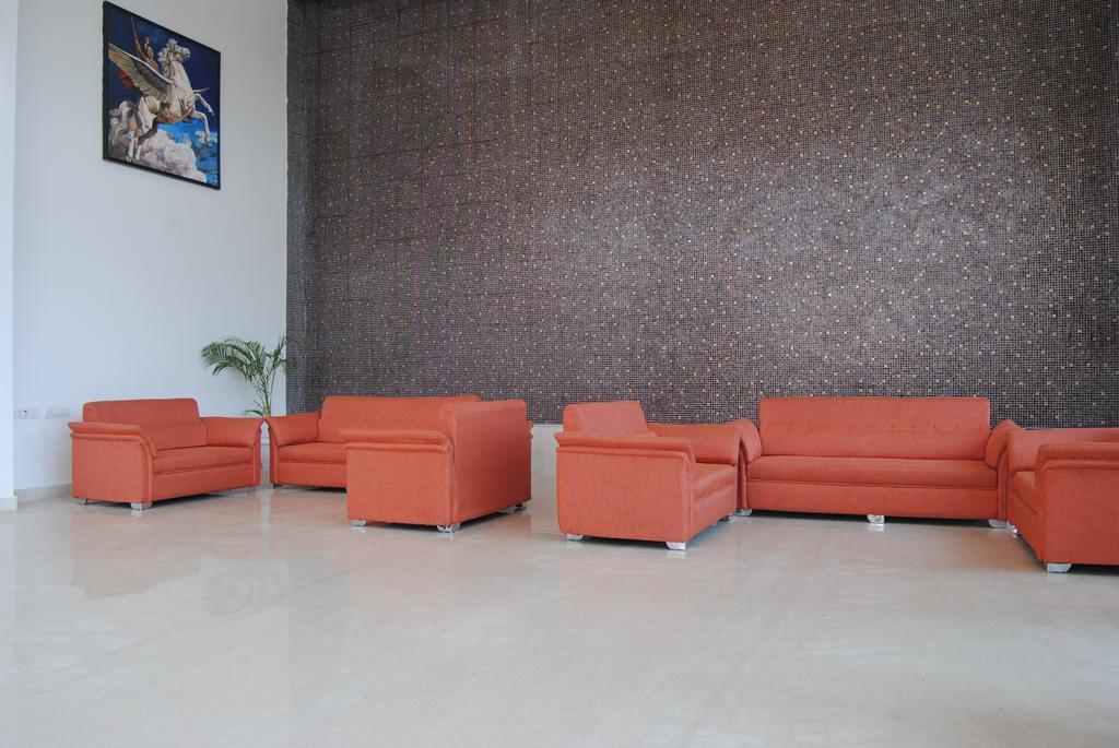 Xenious World Square Hotel Ghaziabad Luaran gambar